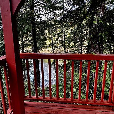 Waterfront Timber Frame Cottage! Ucluelet Buitenkant foto