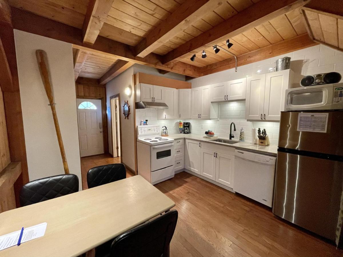 Waterfront Timber Frame Cottage! Ucluelet Buitenkant foto